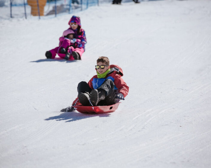 Snow Play & Tobogganing in Melbourne Lake Mountain Alpine Resort
