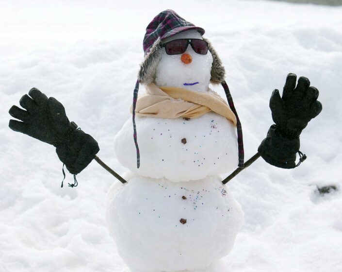 Snow Play & Tobogganing in Melbourne Lake Mountain Alpine Resort