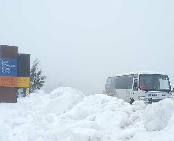 snow-shuttle-lake-mountain